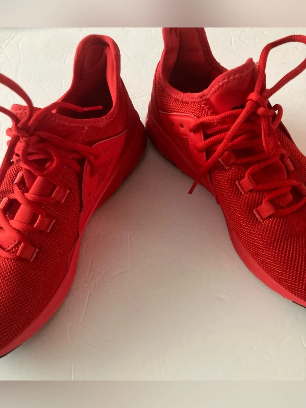 Puma Red Men's SZ 9.5 Athletic Sneakers comfort plus.